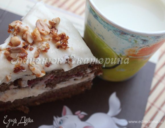 Подавайте этот тортик детям с теплым молоком.