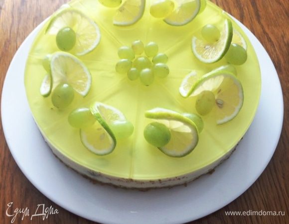 Готовила такой замечательный и вкусный чизкейк с виноградом. Рецепт Нины с некоторыми моими изменениями http://www.edimdoma.ru/retsepty/56945-chizkeyk-s-belym-vinom-i-vinogradom.
Давно на него глаз положила, а тут сезон винограда, так что звезды сошлись. Мне очень понравился, рекомендую!