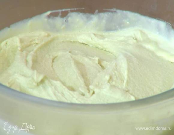 Перелить все в пластиковый контейнер и отправить в морозильник на 2 часа.