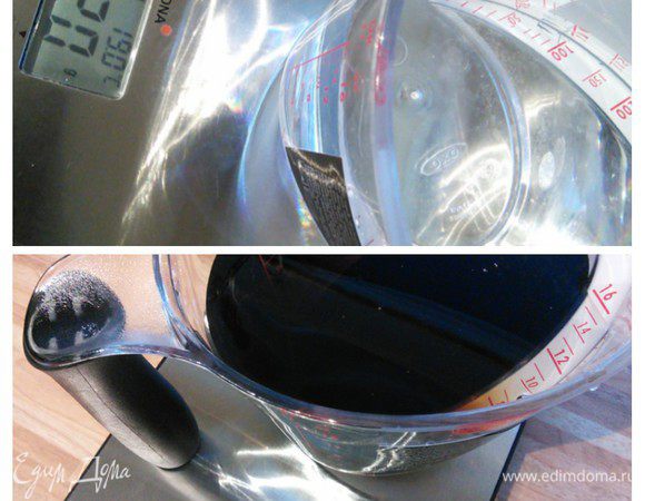 Теплую воду отмерить именно в граммах, добавить бальзамический уксус, так же отмеренный в граммах. 