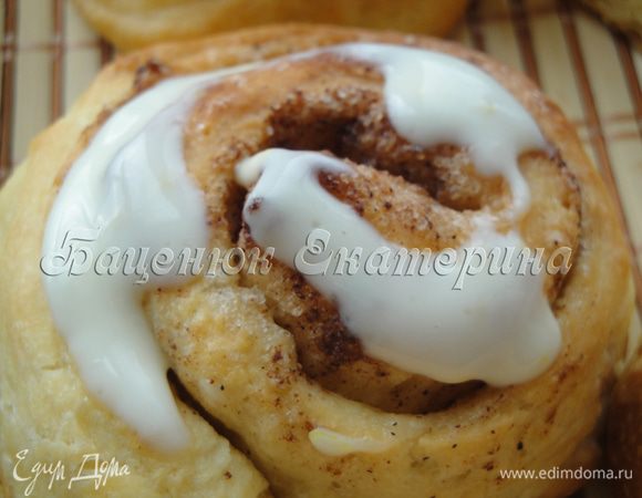 Даем волю фантазии и наносим глазурь. 