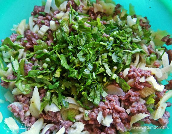 Высыпать в начинку.