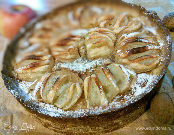 Перед подачей по желанию посыпать сахарной пудрой. 