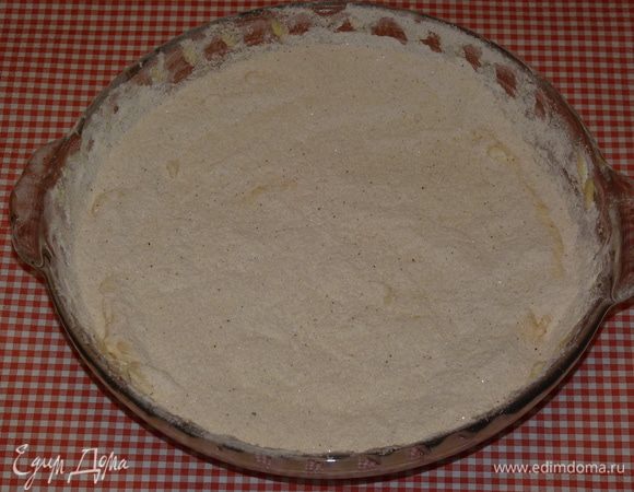 Затем снова слой сухой смеси (1 стакан).