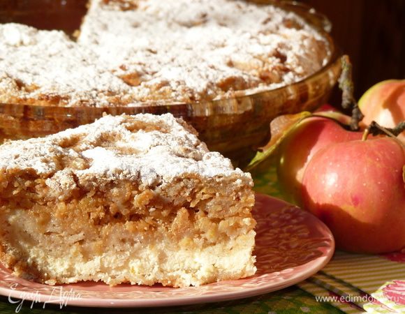 И вам кусочек. Угощайтесь!