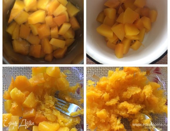 Тыкву (500 г) моем, чистим, нарезаем кубиками, заливаем 150 мл воды и варим до готовности, минут 15. Обычно я запекаю тыкву, и у меня всегда есть в холодильнике готовое тыквенное пюре, которое использую. На этот раз не было, для ускорения процесса я ее сварила (хотя печеная мне нравится больше). 
Готовую тыкву откидываем на дуршлаг, даем стечь всей жидкости. Остужаем, затем пюрируем вилкой или блендером. 