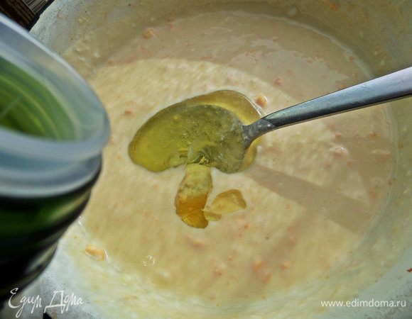 Вливаем ароматное масло Biolio. 