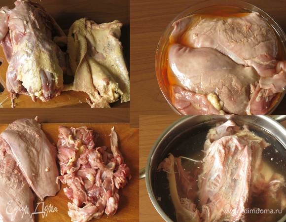 Получаем шкурку и остов с мясом. Срезаем грудку и бедра, подчищаем мясо с мелких косточек. Вымачиваем грудку и крупные части мяса в коньяке, количество напитка зависит от объема посуды. Варим бульон на костях, это займет часа два.