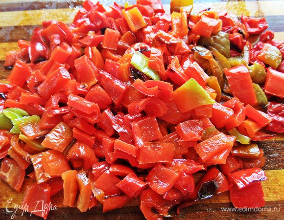 Нарезать на кубики.