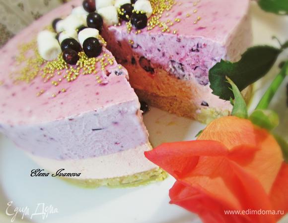 Украсить торт на свой вкус.