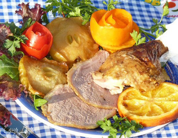 Подавать с фруктами и зеленью. Приятного аппетита!