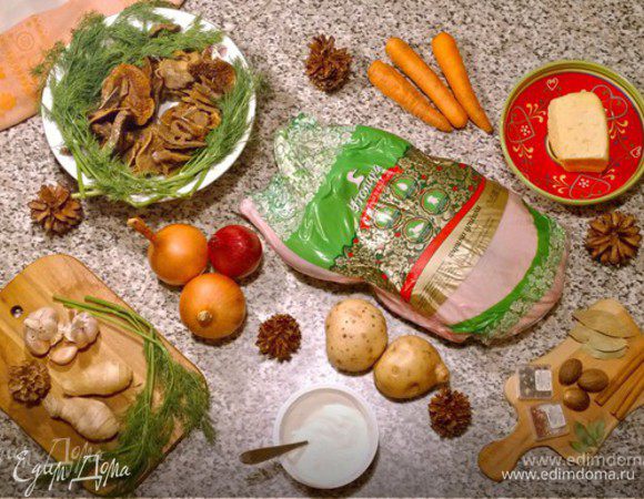 Сама утиная грудка — один из самых популярных деликатесов. Чтобы по максимуму подчеркнуть ее изысканный вкус, я решила запечь ее с грибами (в идеале тут подошли бы свежие белые грибы) и молодым картофелем под нежным соусом бешамель!