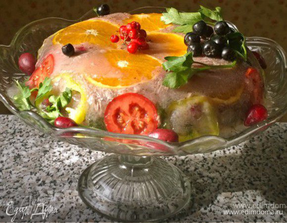 Вуаля! Получилась такая вот красота! Украшаем ягодками и зеленью, и подаем на стол! Приятного аппетита!