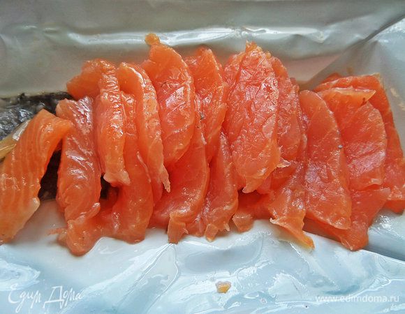 Разрезать на пластинки.