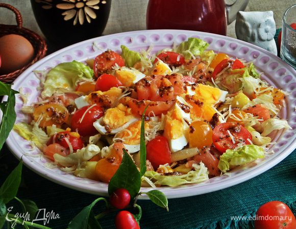 Такому салату лучше дать настояться минут 5 — 10, тогда чиа полностью размякнут, и все овощные соки объединяться.