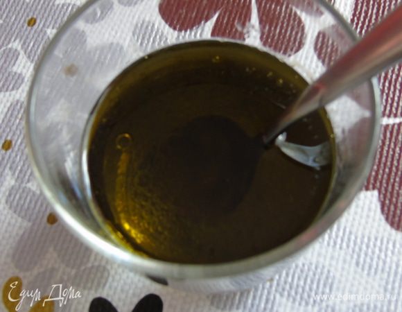 Масло виноградных косточек Biolio смешайте с кипятком.