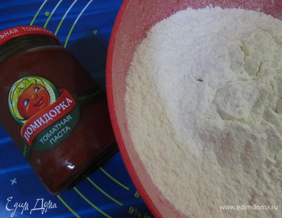 Просеять муку.