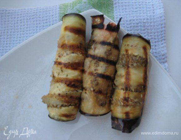 Свернуть в рулетик.