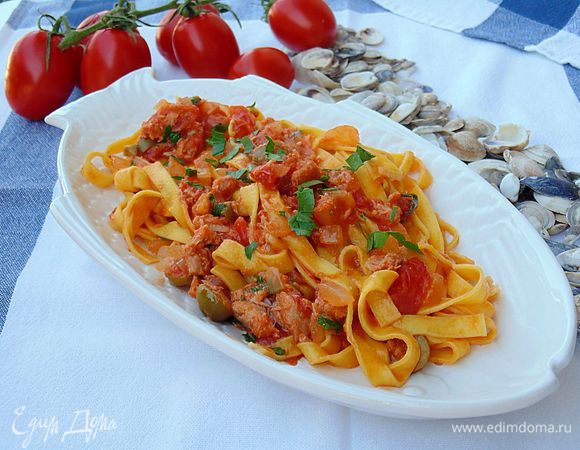 Смешать пасту с соусом. Подавать сразу же. Приятного аппетита!