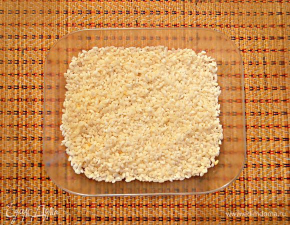 Рис тщательно промыть в нескольких водах. Я использовала обычный, непропаренный рис.