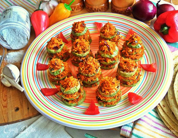 Подавать можно тут же в теплом виде.