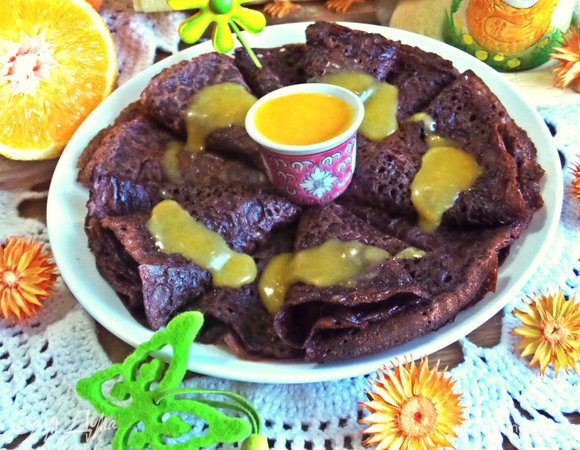 И поливаем блинчики курдом.