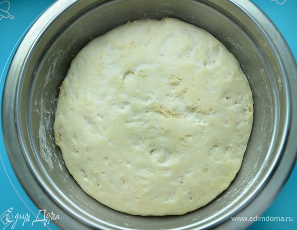 Через час тесто увеличилось вдвое.