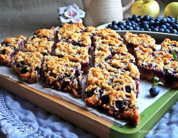 Можно подавать прямо так, на доске, по-домашнему.