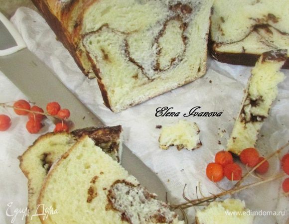 Готовый хлеб извлечь из духовки. Остудить на решетке.