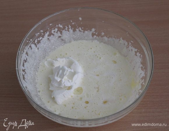 Добавить лимонный сок и рикотту.