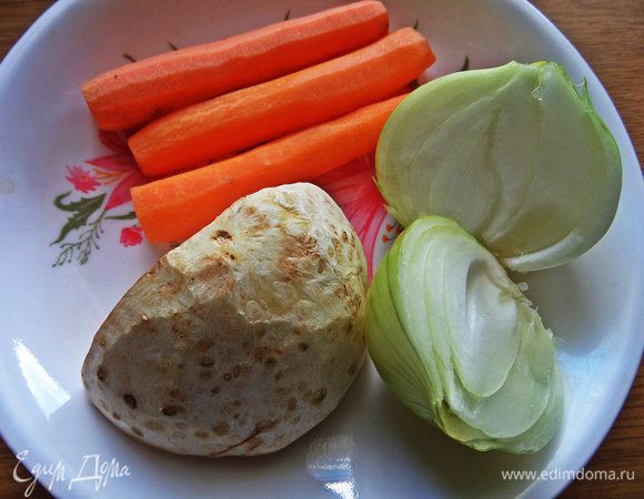 Подготавливаем корнеплоды.