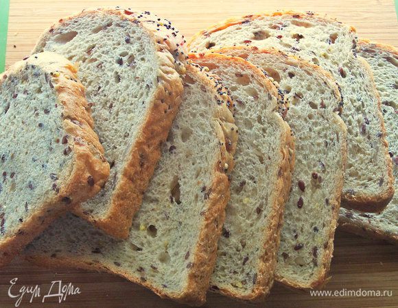 Хлеб у меня тостерный, обогащенный семечками.