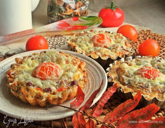 Фриттату можно приготовить и в общей форме, но также порционно в кокотницах.