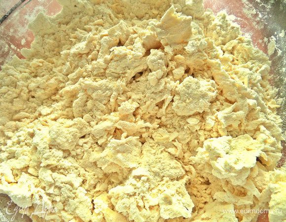 Порубить ножом в крошку.