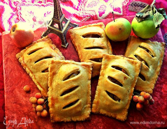 Переносим и остужаем, так как начинкой можно обжечься!