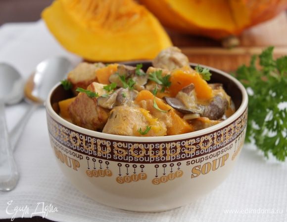 Подаем горячим, посыпав мелко нарезанной петрушкой.