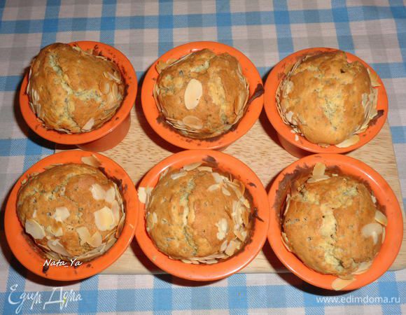 Ставим выпекать в разогретую духовку при температуре 180°С примерно на 20 минут.