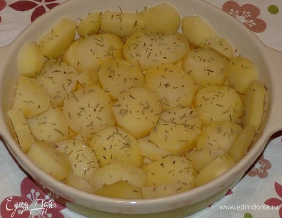 Посолить, посыпать розмарином.