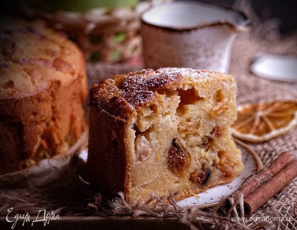 Готовый пирог остудить, нарезать и подавать.