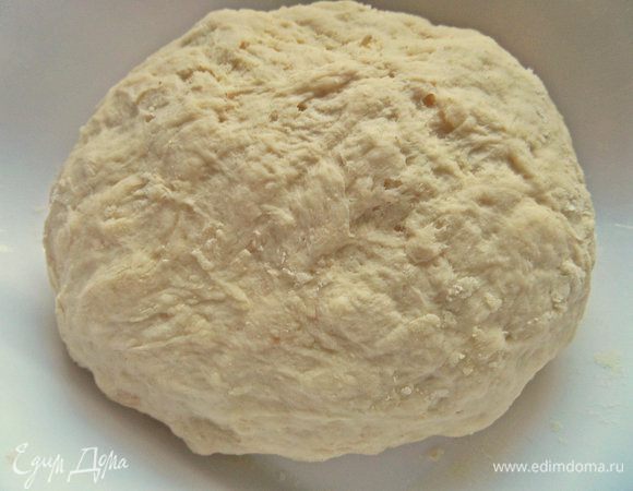 Вымесить приятное на ощупь тесто.