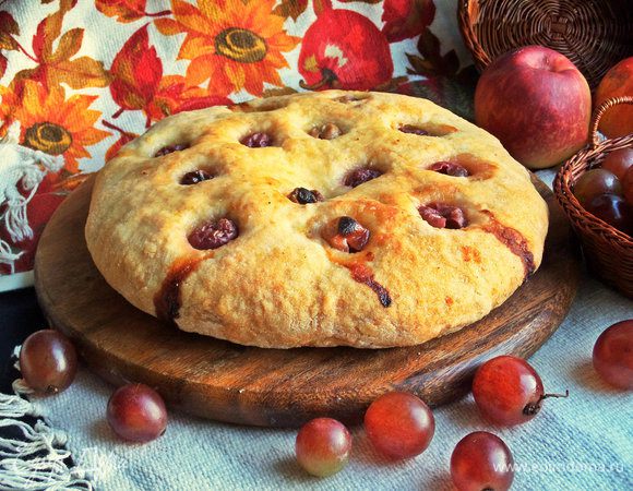 Выпекала на камне для пиццы в разогретой до 180°С духовке.