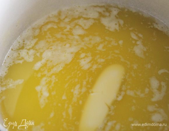 Растопить сливочное масло.