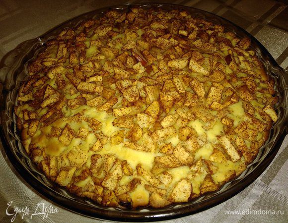 Выпекать в заранее разогретой до 180°С духовке 30 — 35 минут, проверить деревянной шпажкой. Немного остудить в духовке с приоткрытой дверцей.