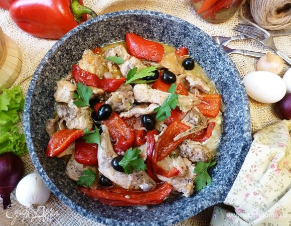 Кролик со сладким перцем и маслинами готов. Ароматный, сочный и очень итальянский!