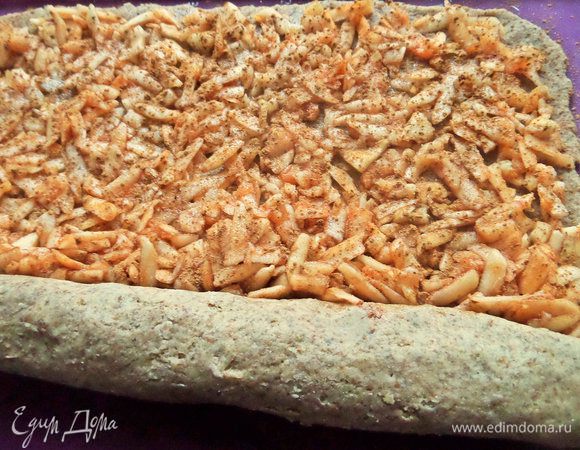 Свернуть в плотный рулет.