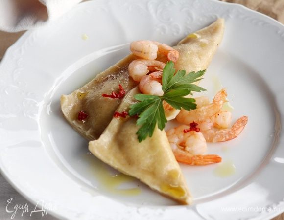 Тортелли по готовности добавляем к соусу вместе с бульоном (2 ст. л. воды в которой варились тортелли), томим минутку и подаем! Приятного аппетита!