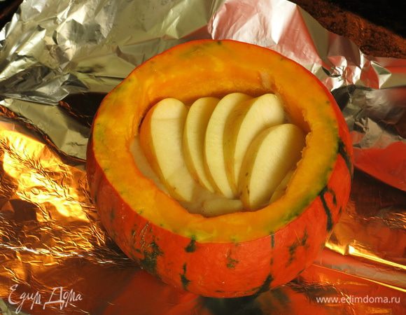 Запекаем при 180°С до готовности 1 час 20 минут, как только верх подрумянится, прикрываем его фольгой.