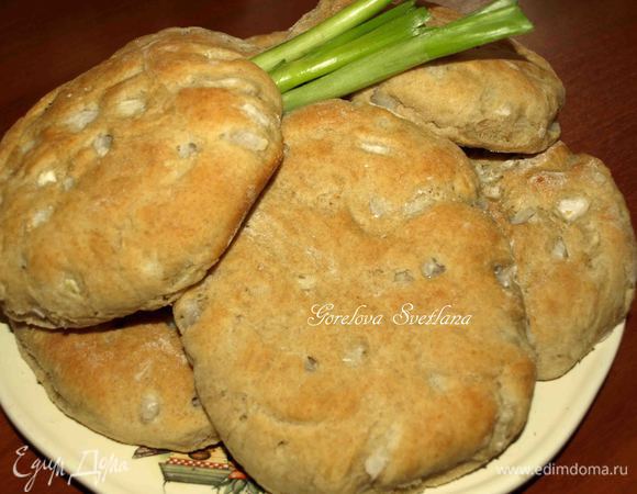 Лепешки получаются нежными, воздушными, ароматными. Хороши и в теплом, и холодном виде. Приятного аппетита!