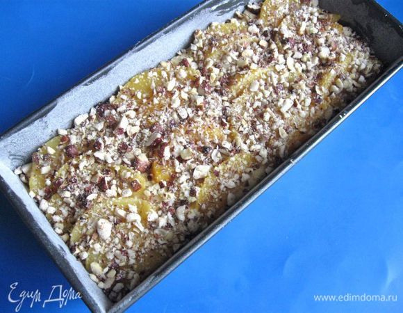 Духовку разогреть  до 175°С.  Выпекать 50 минут (вам может понадобиться чуть больше или меньше времени). Выключить духовку. Дать остыть в духовке.