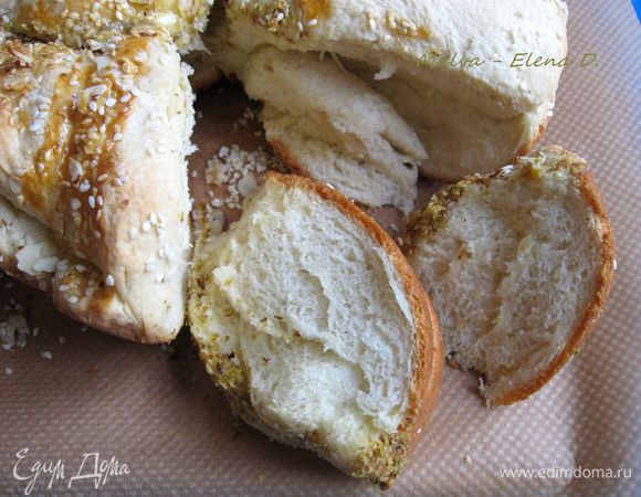 Можно отламывать. 
Приятного чаепития!